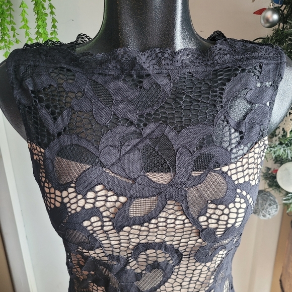 Suzy Shier Black Lace Tunic Top - Picture 2 of 7